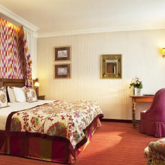 Отель Hôtel Au Manoir St-Germain des Prés 4* Улучшенный номер с различными типами кроватей фото 5