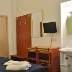 Отель Ambrosiana Milano Стандартный номер с разными типами кроватей (общая ванная комната) фото 4