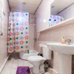 Отель Dvizh Hostel Eli Spali Грузия, Тбилиси - отзывы, цены и фото номеров - забронировать отель Dvizh Hostel Eli Spali онлайн ванная