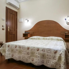 Отель 4 Coronati 2* Стандартный номер фото 6