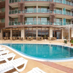 Отель Briz - Seabreeze Hotel Болгария, Солнечный берег - отзывы, цены и фото номеров - забронировать отель Briz - Seabreeze Hotel онлайн бассейн