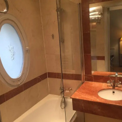 Отель Suites Unic Renoir Saint-Germain Франция, Париж - отзывы, цены и фото номеров - забронировать отель Suites Unic Renoir Saint-Germain онлайн ванная
