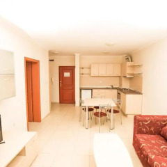 Апартаменты Holiday Apartments Severina Солнечный берег комната для гостей фото 4