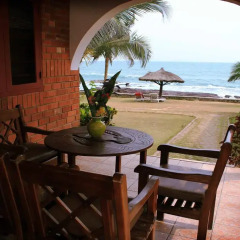 Отель Coconut Grove Beach Resort балкон