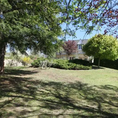Отель Bed & Breakfast Les Orchidées à Saumur Сомюр