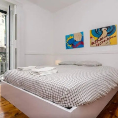 5 Sins Chiado Hostel Стандартный номер с двуспальной кроватью (общая ванная комната) фото 3
