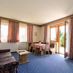 Отель Residence Krone Сцена комната для гостей фото 3