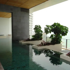 Отель Northpoint Absolute Beachfront on the 40th Floor бассейн фото 2