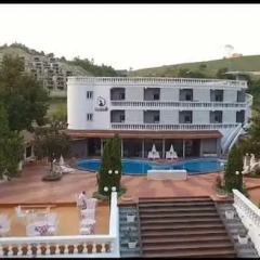 Отель Merlin Park Resort Тирана балкон