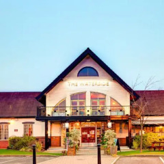 Отель Waterside Premier Travel Inn вид на фасад фото 2