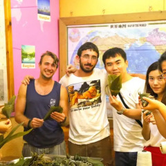 Hello Chengdu International Youth Hostel Кровать в мужском общем номере с двухъярусной кроватью фото 4