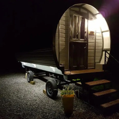 Отель The Little Hide - Grown Up Glamping Стандартный номер с различными типами кроватей фото 5