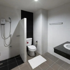 Отель JJ Residence Phuket Town ванная