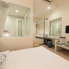 O'nya Phuket Hotel 3* Улучшенный номер с двуспальной кроватью фото 11