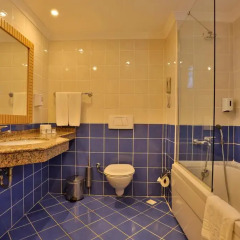 Gypsophila Holiday Village Турция, Окурджалар - отзывы, цены и фото номеров - забронировать отель Gypsophila Holiday Village онлайн ванная