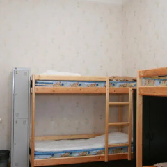 Гостиница Happy House Кровать в мужском общем номере с двухъярусной кроватью фото 7