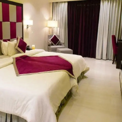 Отель The Flora Grand 4* Стандартный номер фото 6
