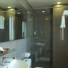 Hung Cuong Hotel 2* Улучшенный номер с различными типами кроватей фото 6