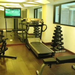Отель Thonglor Suites Бангкок фитнесс-зал