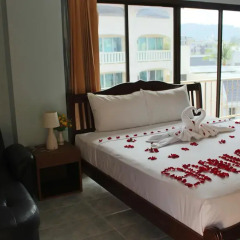 Отель Baan Ketkeaw Guest House 2 2* Улучшенный номер разные типы кроватей фото 4