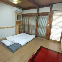 Отель Charm Hanok Guest House Южная Корея, Сеул - отзывы, цены и фото номеров - забронировать отель Charm Hanok Guest House онлайн комната для гостей