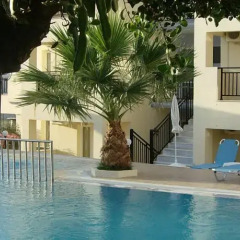 Апартаменты Sunshine Studios & Apartments бассейн фото 3