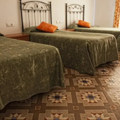 Отель Hostal Ramos Улучшенный номер с различными типами кроватей фото 2