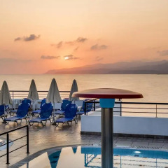 Отель Horizon Beach бассейн
