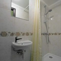 Гостиница Happy Rooms Hostel Украина, Львов - отзывы, цены и фото номеров - забронировать гостиницу Happy Rooms Hostel онлайн ванная фото 2