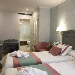 Отель Adriano Boutique Sevilla 3* Стандартный номер с 2 отдельными кроватями фото 4