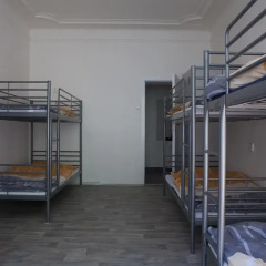 Hostel Fontana Кровать в общем номере с двухъярусной кроватью фото 2