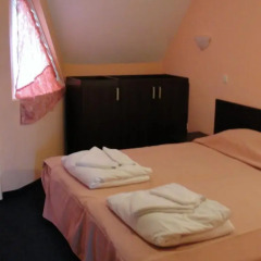 Hotel Biju 2* Стандартный семейный номер с двуспальной кроватью