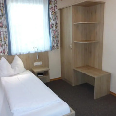 Hotel-Pension Scharl am Maibaum сейф в номере