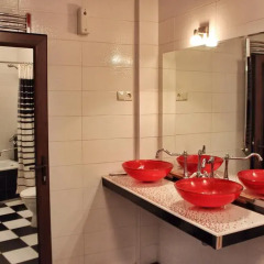 Отель Nest Hostel Tbilisi Грузия, Тбилиси - отзывы, цены и фото номеров - забронировать отель Nest Hostel Tbilisi онлайн ванная
