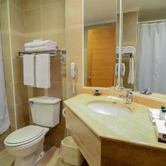 Hotel Diego de Almagro Puerto Montt ванная