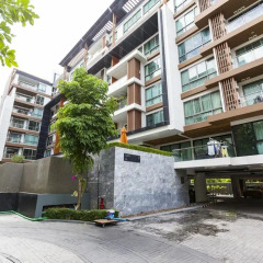 Отель Urban Condominium парковка