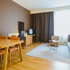 Гостиница Holiday Inn Moscow Tagansky (бывший Симоновский) 4* Представительский люкс с различными типами кроватей