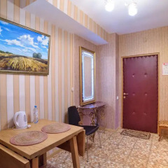 Гостиница 12 Месяцев 3* Стандартный семейный номер разные типы кроватей фото 13