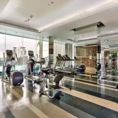 Отель Hilton Sukhumvit Bangkok Таиланд, Бангкок - отзывы, цены и фото номеров - забронировать отель Hilton Sukhumvit Bangkok онлайн фитнесс-зал