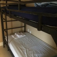 DC International Hostel 1 Кровать в общем номере с двухъярусной кроватью фото 4