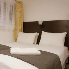 Plaza London Hotel 2* Стандартный номер с двуспальной кроватью