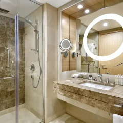 DoubleTree by Hilton Hotel Riyadh - Al Muroj Business Gate ванная фото 2