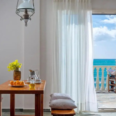 Отель Cosmos Beach House балкон