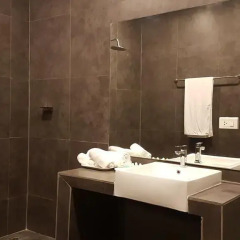 Отель East Suites Люкс с разными типами кроватей фото 17