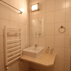 Апартаменты Apartment New Estate Cedar Lodge 4 Банско ванная