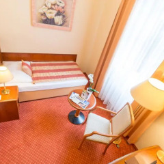 Отель DHSR Centralni Lazne 4* Стандартный номер с различными типами кроватей фото 7