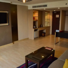 Отель Ramada Plaza by Wyndham Bangkok Menam Riverside 5* Номер Делюкс с двуспальной кроватью фото 6