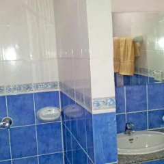 Отель Beshert Guesthouse ванная фото 2