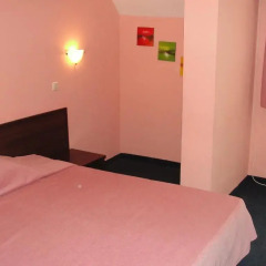 Hotel Biju 2* Стандартный семейный номер с двуспальной кроватью фото 3