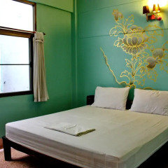 Отель No.7 Guest House 2* Стандартный номер с двуспальной кроватью (общая ванная комната)